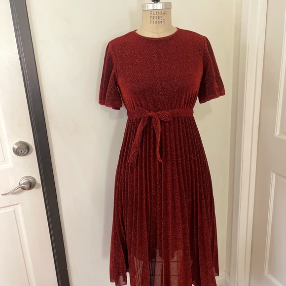 FLUTTER SLEEVE SELF BELTED PLEATED GLITTER DRESS - Picture 10 of 11